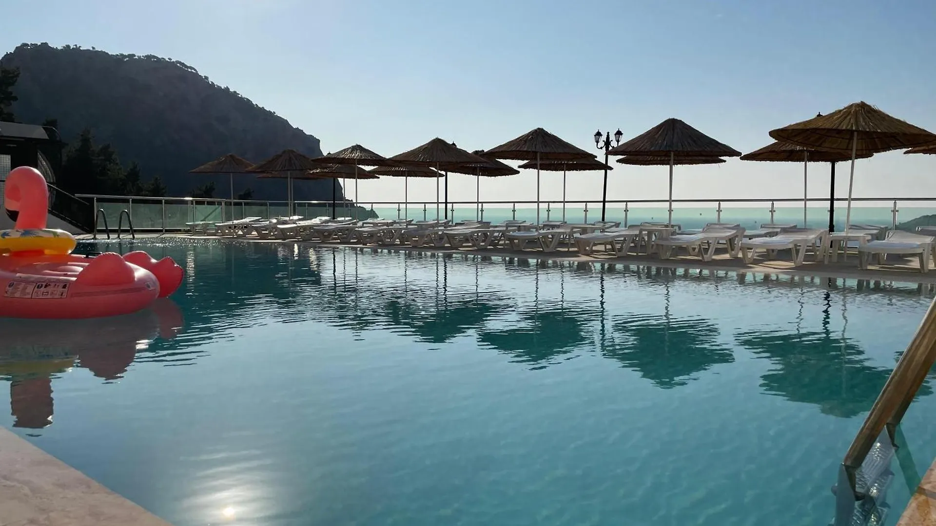 Mavinin ve Yeşilin dansı Apartment Marmaris