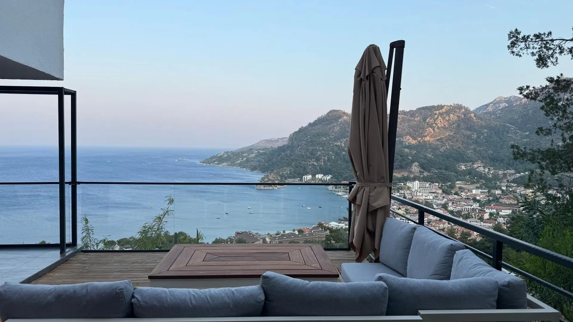 Mavinin ve Yeşilin dansı Apartment Marmaris
