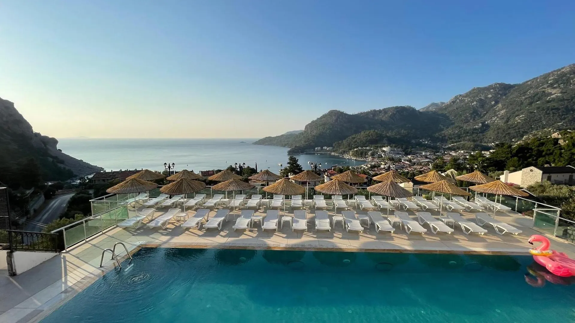 Mavinin ve Yeşilin dansı Apartment Marmaris