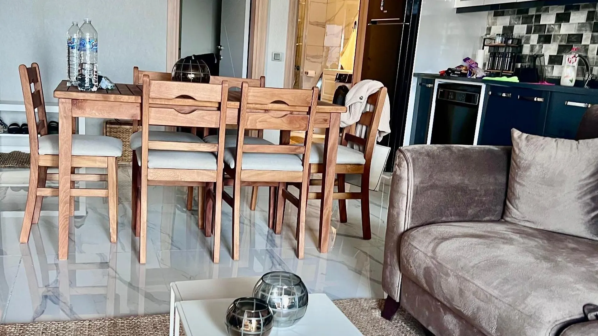 Mavinin ve Yeşilin dansı Daire Marmaris