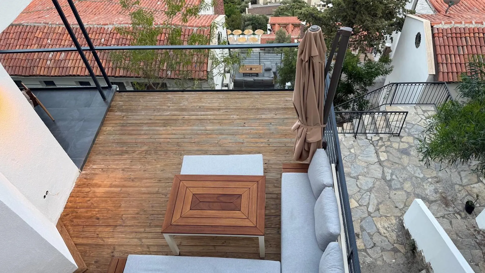Mavinin ve Yeşilin dansı Daire Marmaris Türkiye